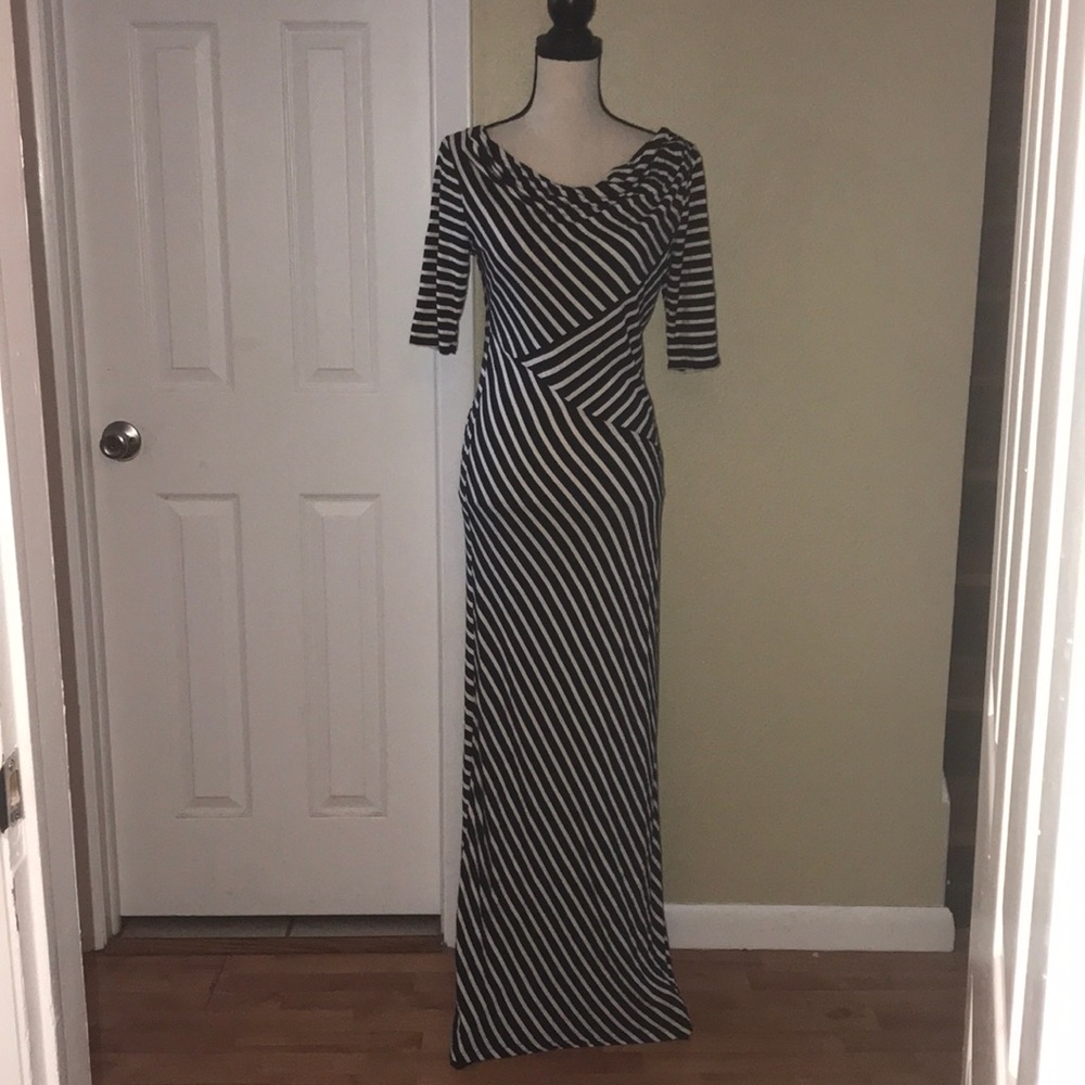 Jessica Simpson brand Maternity Maxi Dress